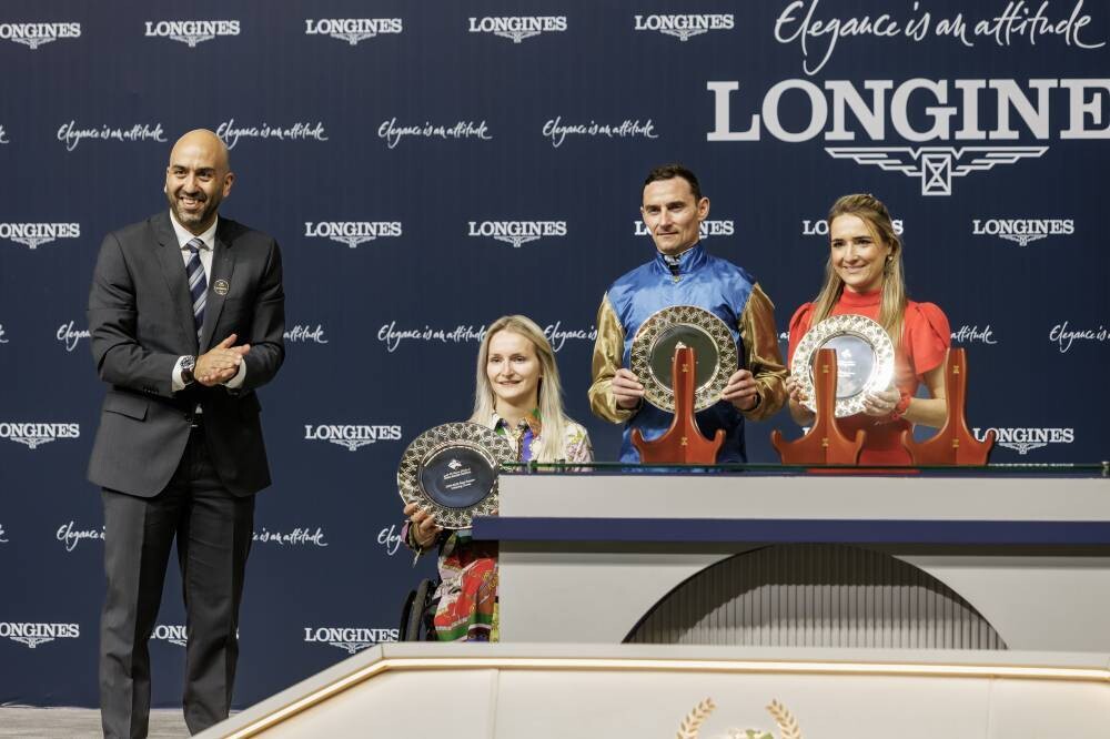 Racehorse 'English Oak' Participates in Race