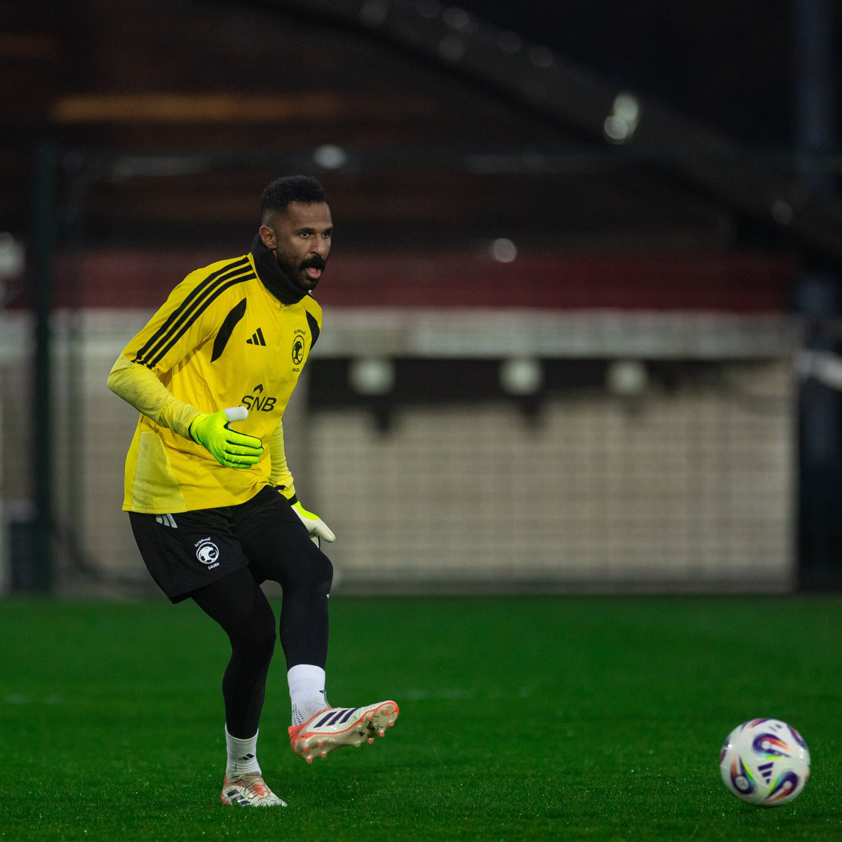 沙特队完成与塞尔维亚比赛前的最后训练