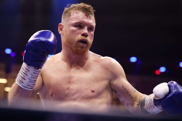 Canelo Alvarez Defeats William Scull in Riyadh