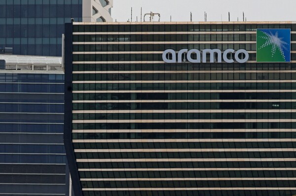 Saudi Aramco Issues $4 Billion Bonds