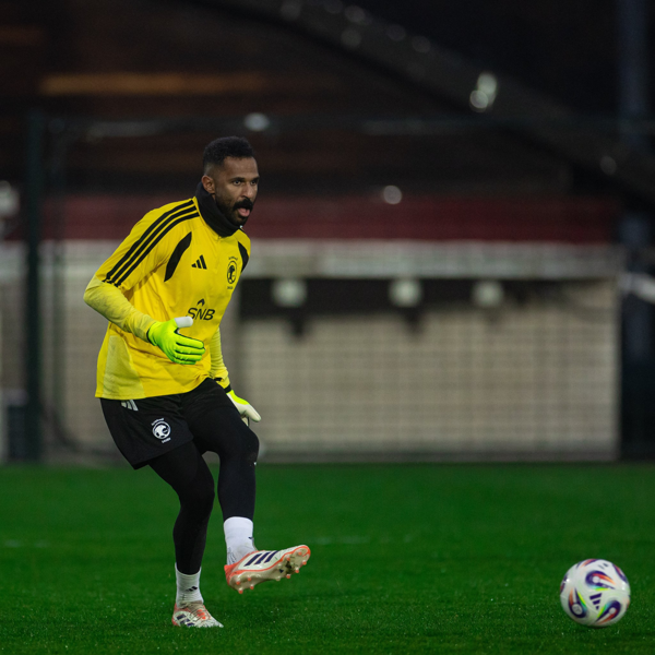 沙特队完成与塞尔维亚比赛前的最后训练