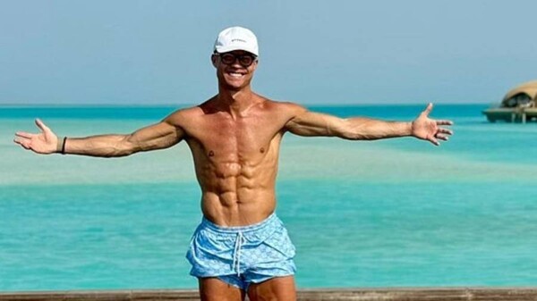 Cristiano Ronaldo делится фотографиями семейного отдыха на Instagram