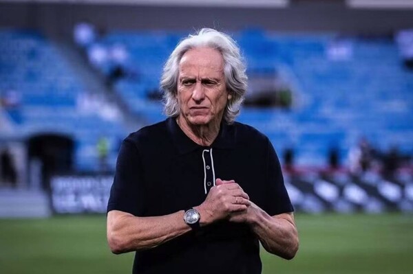 Delay in Announcement of Coach Dismissal at Al Hilal